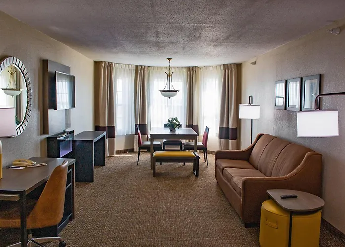 Comfort Inn & Suites Geneva- West Chicago