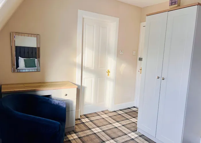 Cullen Bay Hotel