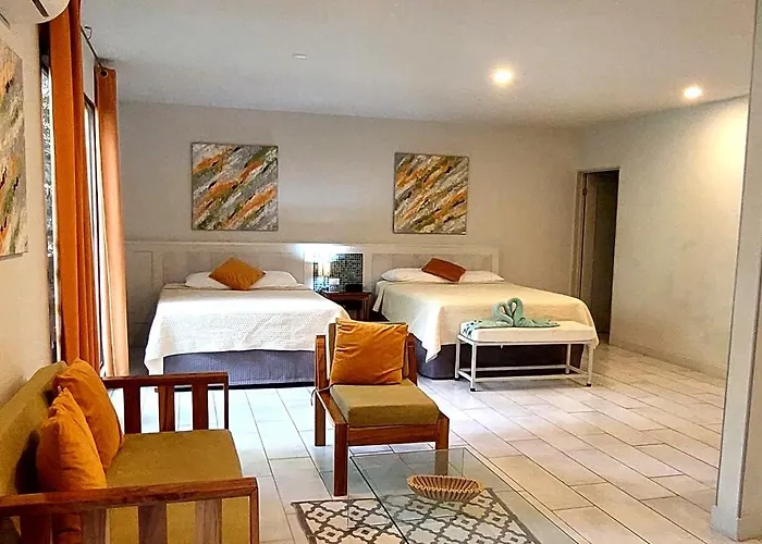 Hotel Plaza Yara