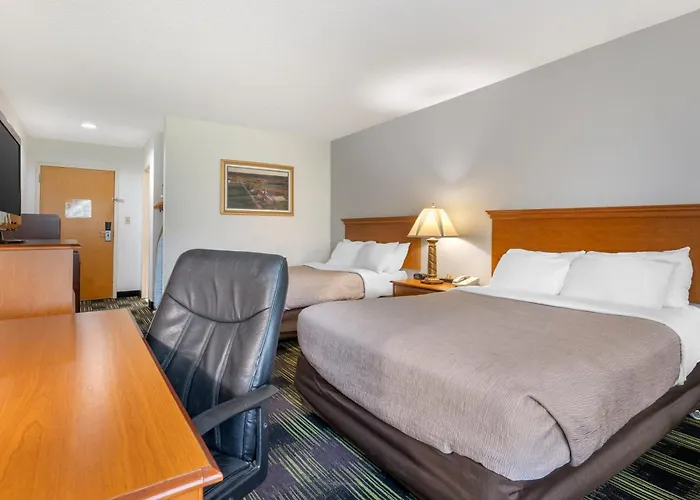 Quality Inn & Suites Near Amish Country