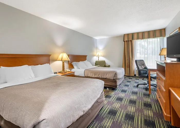 Quality Inn & Suites Near Amish Country