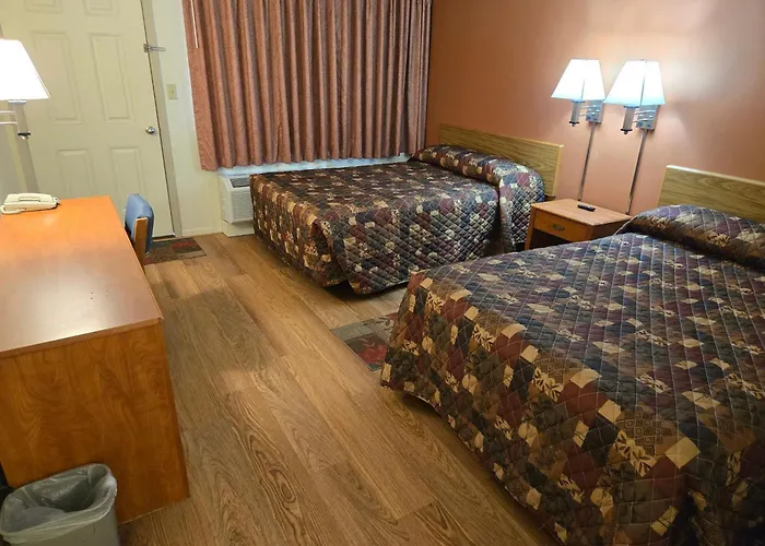 Travelers Lodge Marshall