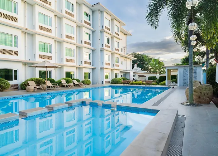 Microtel By Wyndham South Forbes Near Nuvali