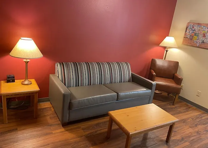 Harmony Inn & Suites