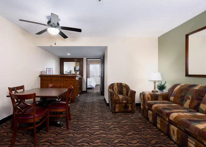 Mcm Elegante Suites Abilene