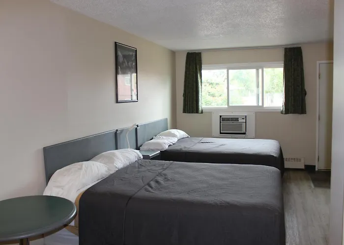 Plains Motor Inn