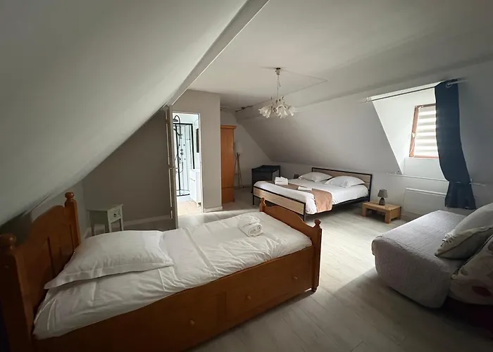 Logis Hotel- Restaurant Le Relais Guillaume De Normandy-Parking Gratuit--Vue Baie Terrasse-Calme-Bornes Electrique-Local Velos Securise-Acces Chambres Sans Acsenceur