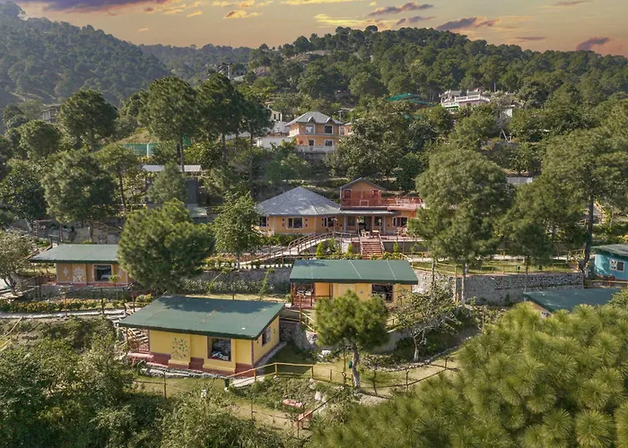 A Kasauli Ggaon By Echor