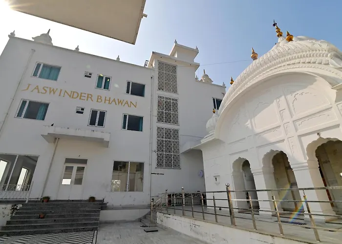 Jaswinder Bhawan - By The Ganges