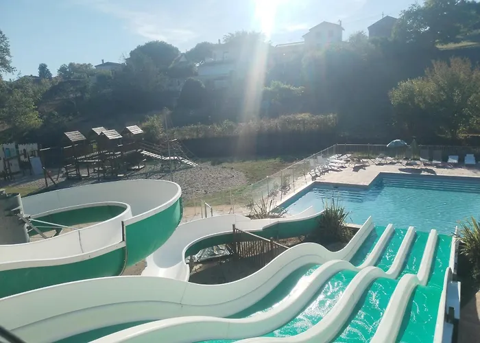Camping Nature Le Valenty Lot En Vallee De La Dordogne Toboggan Geant Piscine Mini Golf