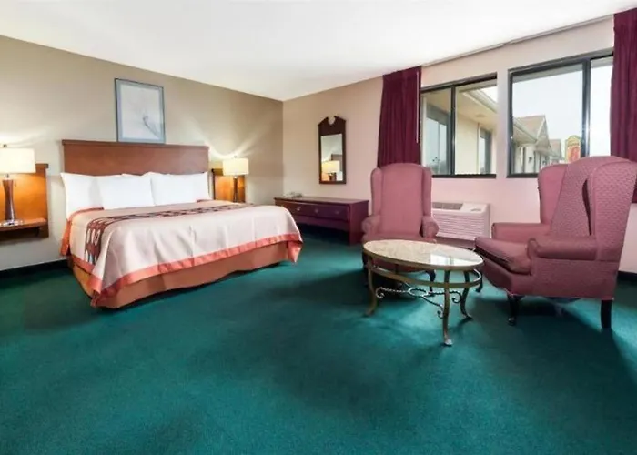 Baymont By Wyndham Bridgeton St Louis