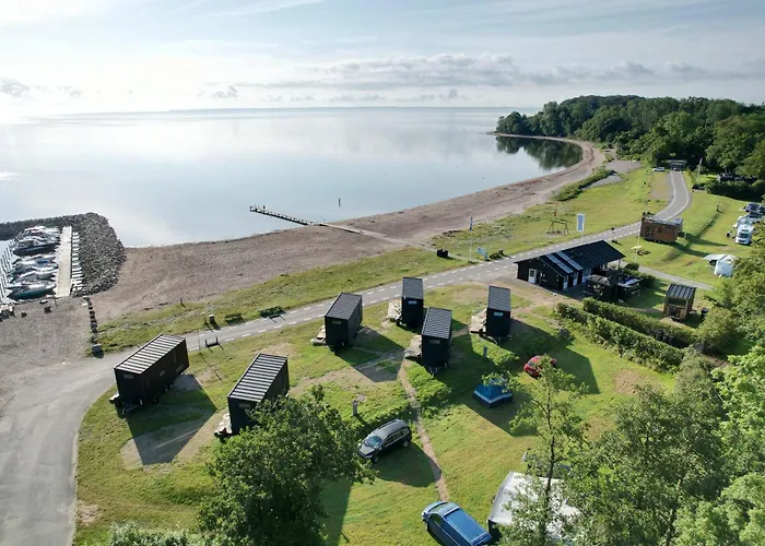 Tiny Seaside Beach Escape - Loddenhoj