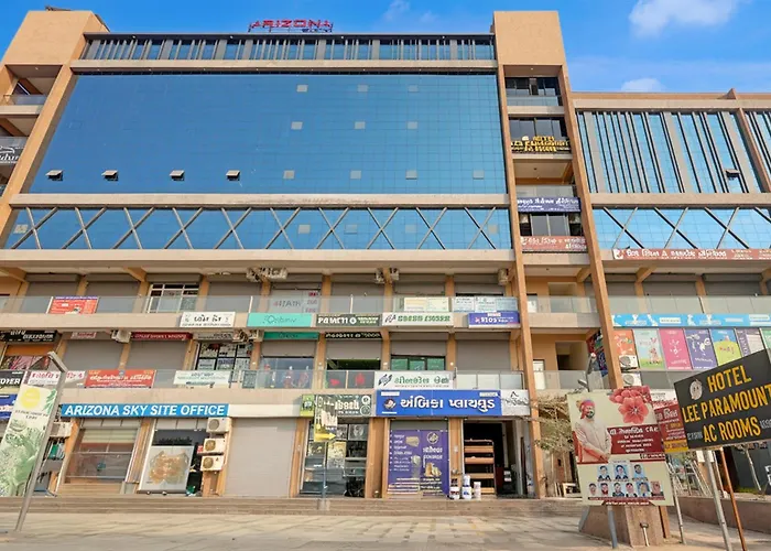 Hotel Lee Paramount