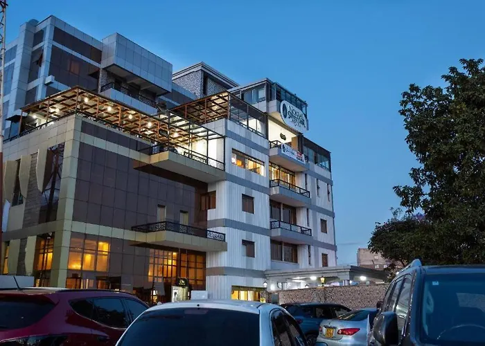 Nokras Silveroak Hotel, Embu