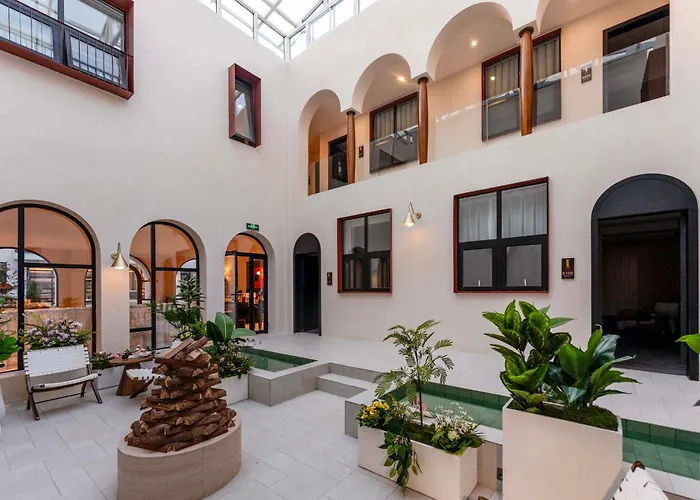 And-U Designer Homestay