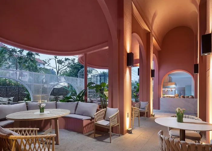 Wanda Yi, Suite Xishuangbanna