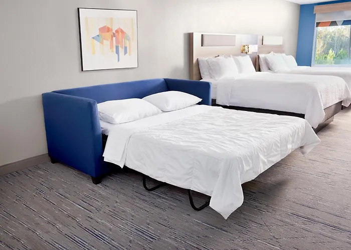 Holiday Inn Express & Suites Plainwell By Ihg