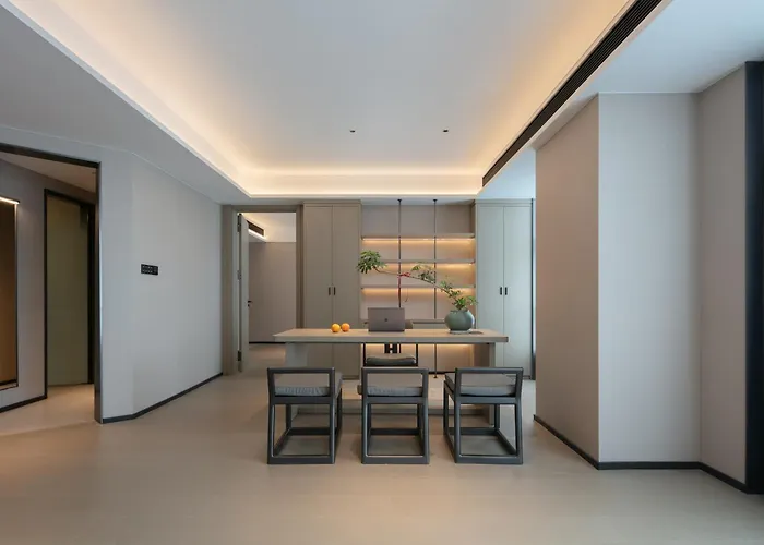 Huanman Hotel