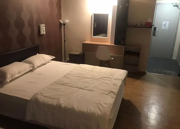 Mikayla Suite