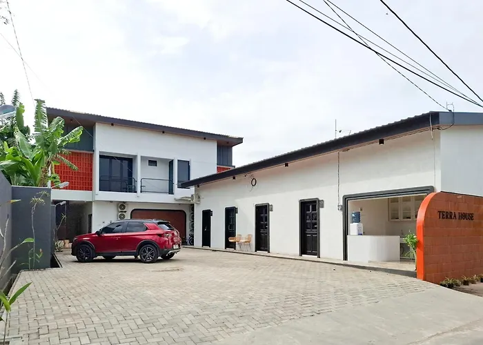 Urbanview Terra Hotel Syariah Near Stasiun Sragen By Reddoorz