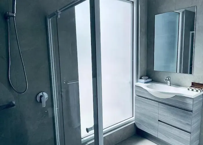 The Riverbank Suites, Central, New, Facilities