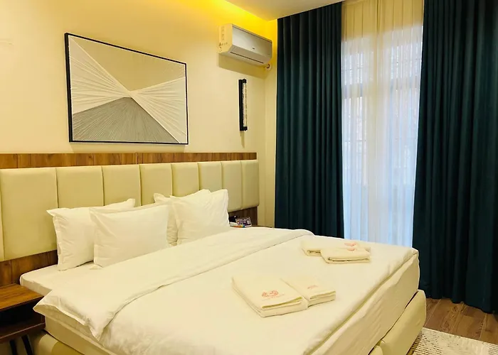 Sm Luxury Hotel