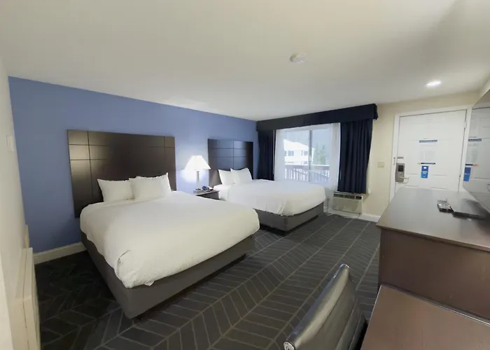 Beacon Inn & Suites