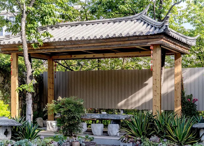 Dali Shanshuijian No 5 Villa Garden Retreat,Near Dali Ancient Town ,Tropical Rainforest Oxygen Bar ,Cangshan Mountain Erhai Lake View ,Bai Three Course Tea Puer Tea ,Free Breakfast ,Pick Up Service, Bai Souvenir