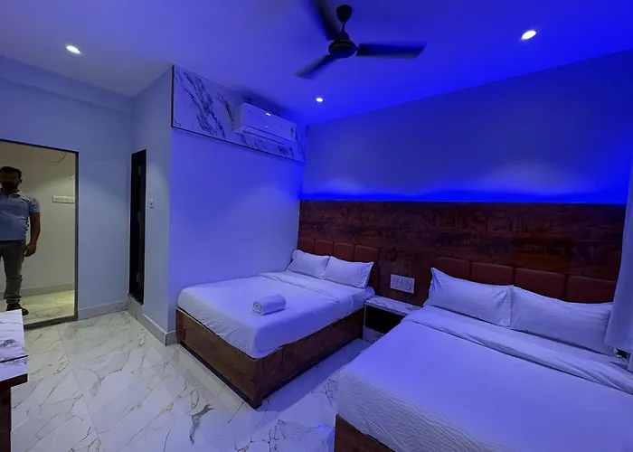 Hotel Midnight Lodging & Boarding