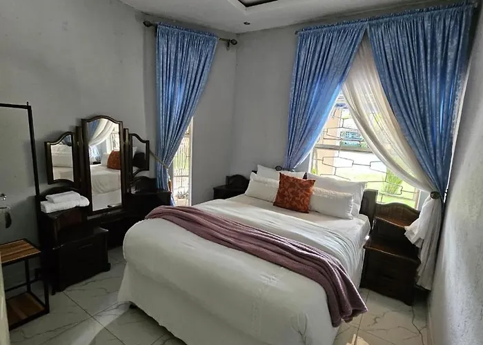 Pagotwe Lodge 4 Bedroomed Self Catering