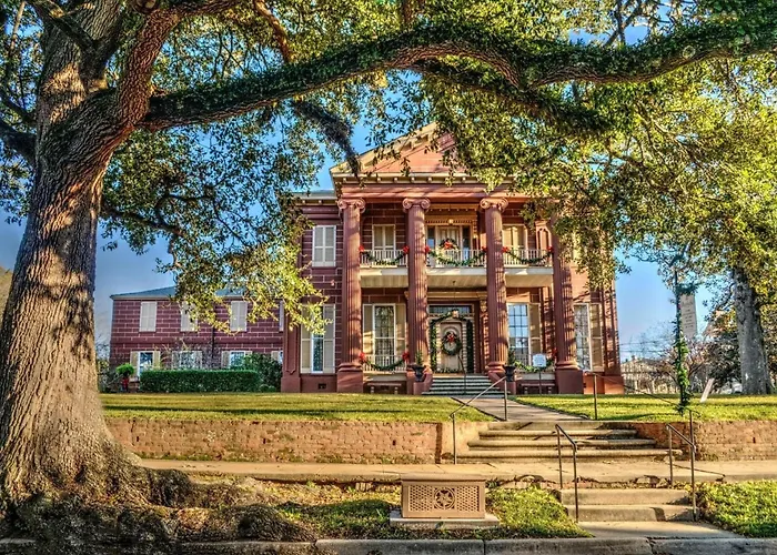 Magnolia Hall - Henderson Suite - King Suite