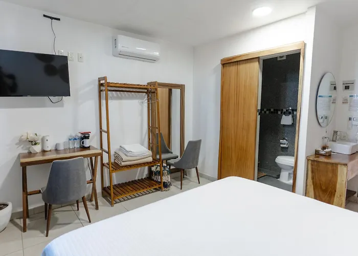 Hotel Punto Oriente Tonala