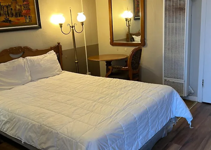 Lariat Motel