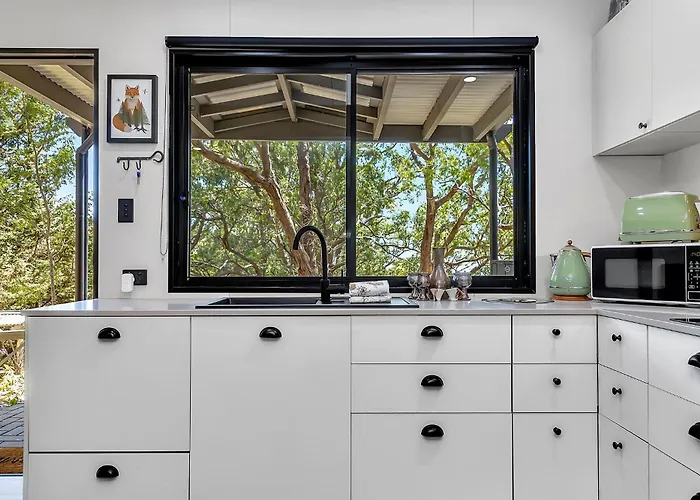 Kw Treehouse Luxury Private Farm Escape For 2 With Walking Trails