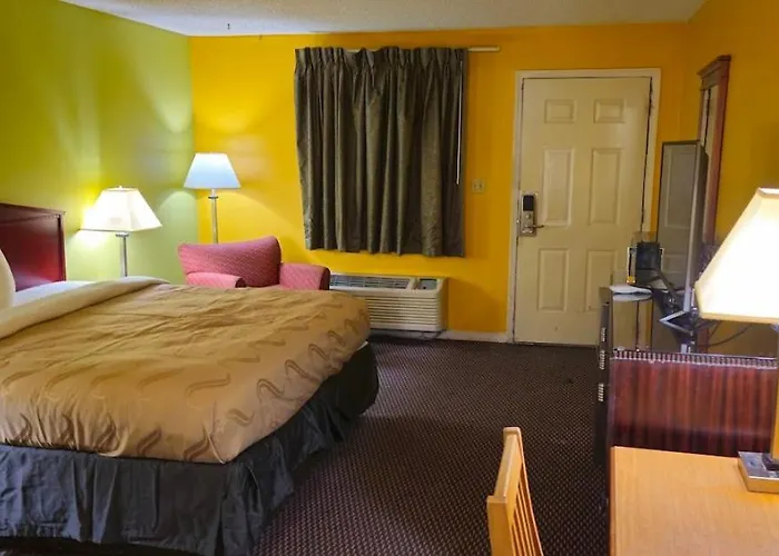 Lacenter Motel