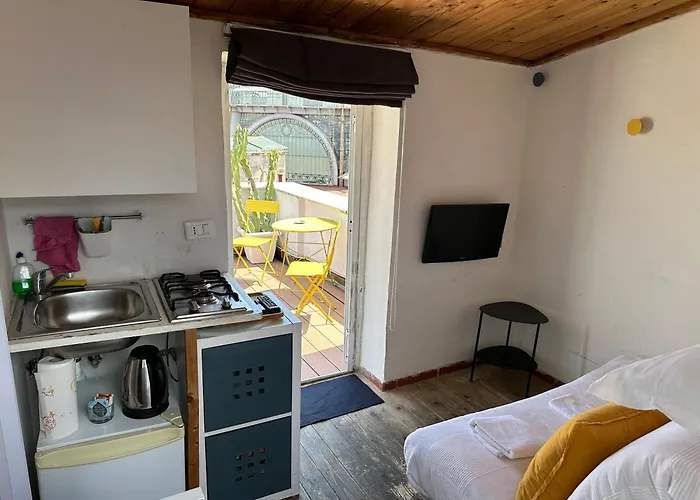 Tiny Nest Over Naples, Private Panoramic Terrace