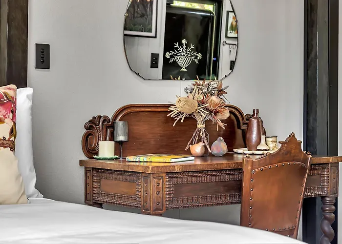Kw Treehouse Luxury Private Farm Escape For 2 With Walking Trails