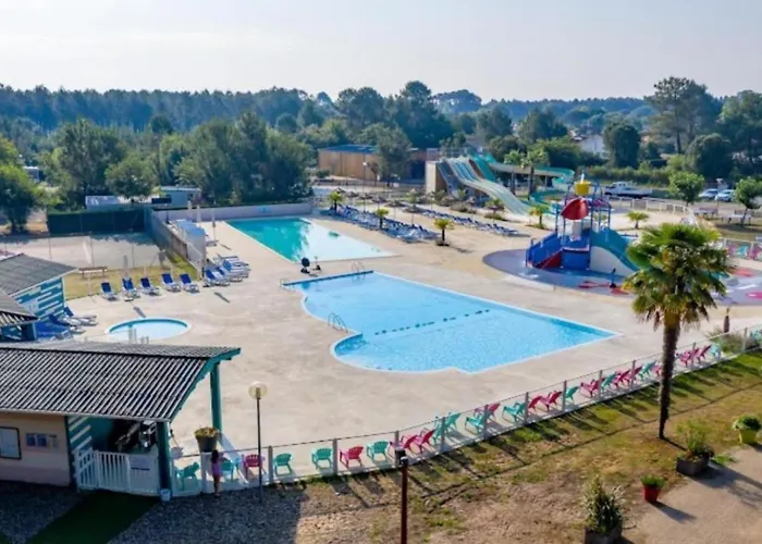 Mh 479 3 Chambres Et 2 Salles De Bain Dans Camping 4 Etoiles