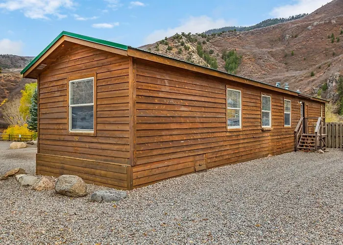 Glenwood Canyon Resort