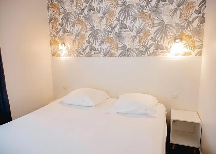 Brit Hotel L'Arrivee Guingamp