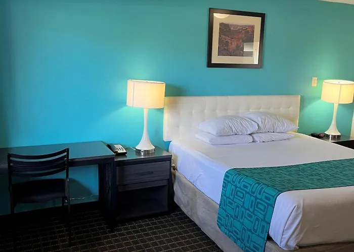 Howard Johnson By Wyndham St. George Hotel & Suites