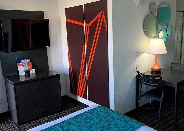 Howard Johnson By Wyndham St. George Hotel & Suites