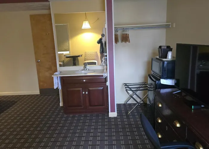 Classic Inn Lancaster