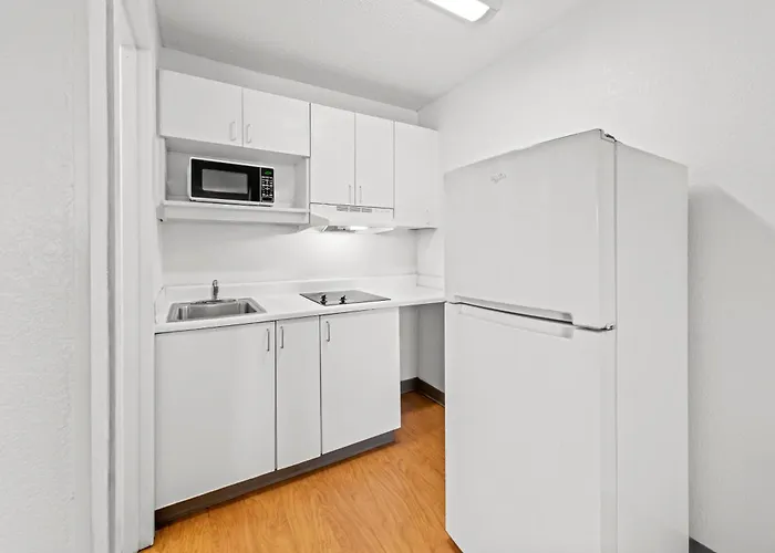 Birch Hill Suites Kansas City - Independence