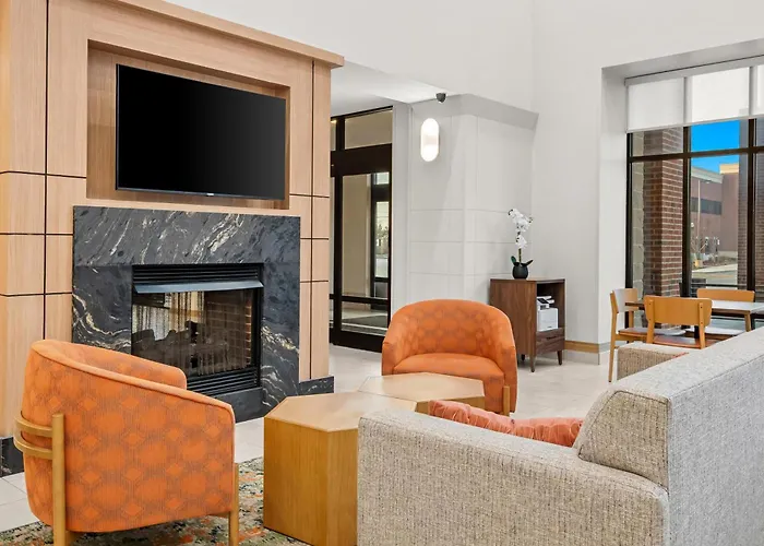 Hampton Inn & Suites Detroit-Canton