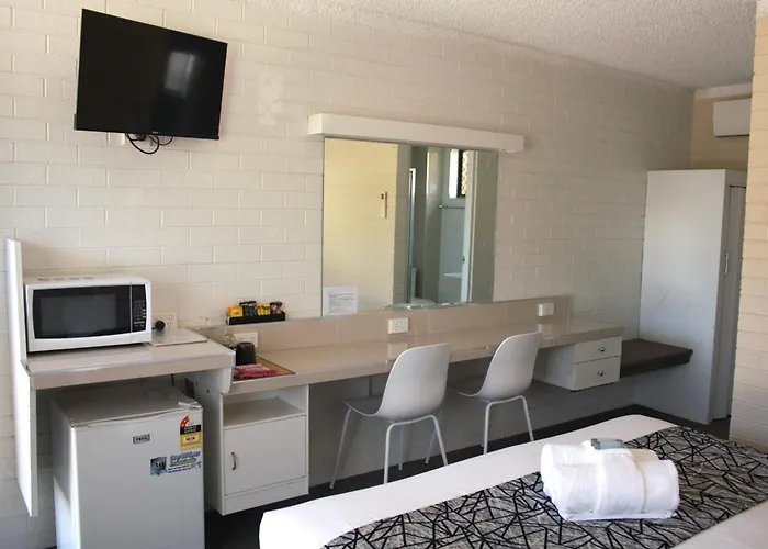 Coastal Bay Motel