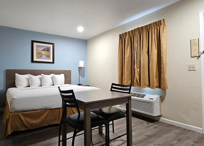 Travelodge By Wyndham Wenatchee