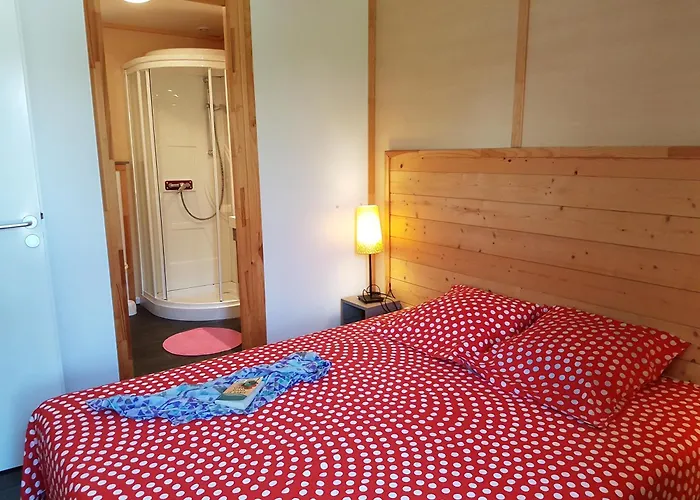 Camping Le Val De Trie