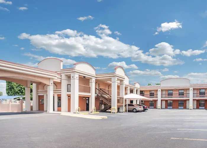 Days Inn By Wyndham Mcallen