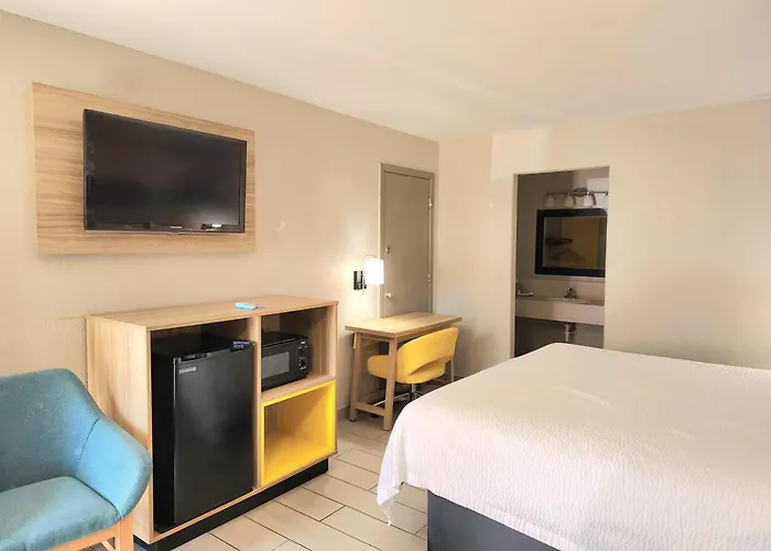 Days Inn By Wyndham Mcallen